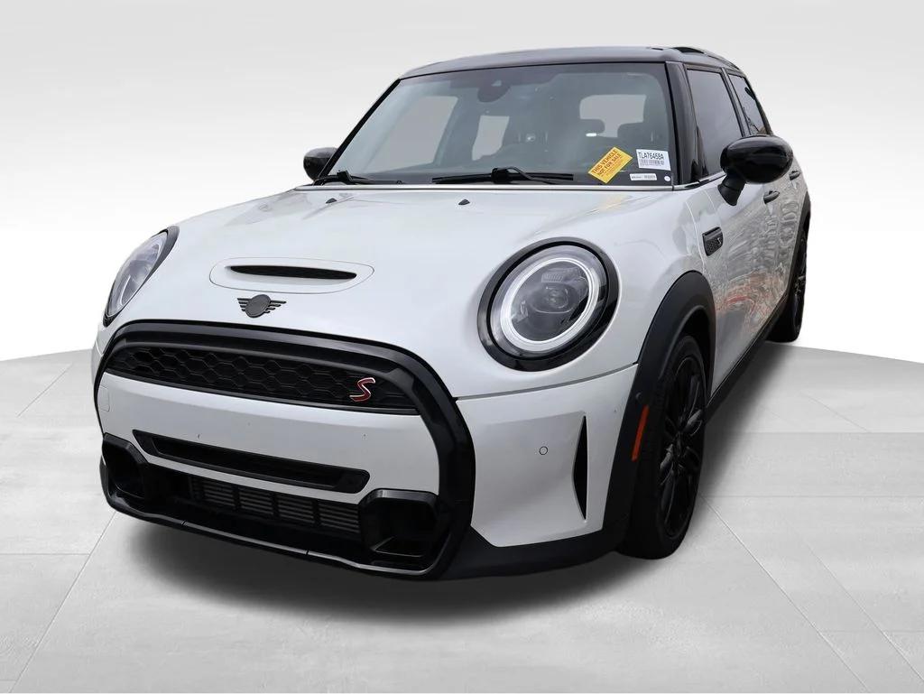 mini hardtop 4 door 2024 WMW53DK00R2U38078 image mini hardtop 4 door 2024 WMW53DK00R2U38078 image